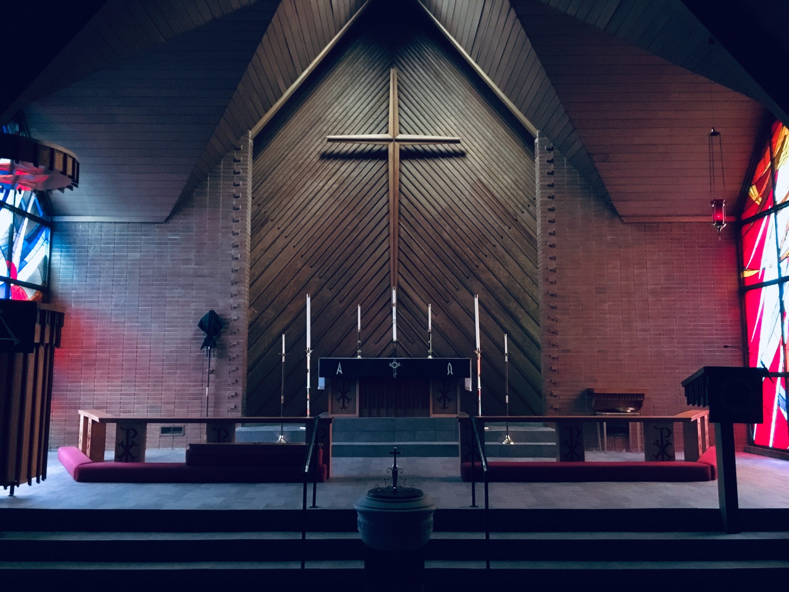 New Report Finds Christianity is Shrinking in the U.S.